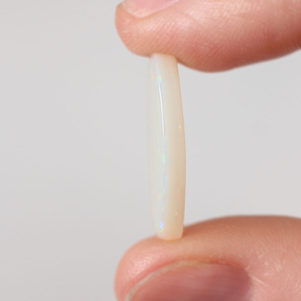 Pattern detail showing mackerel on 7.8ct light opal