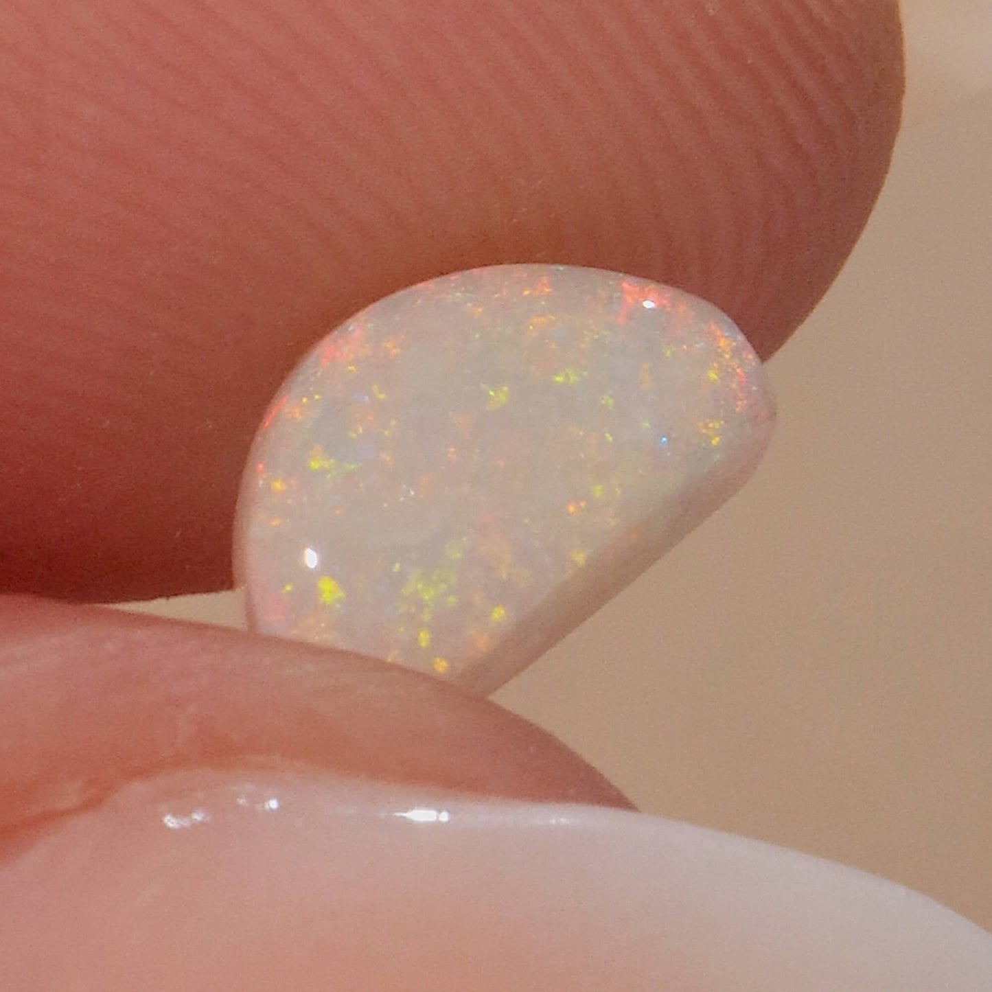 0.88ct Light Opal - 5.5 x 9 x 2.5mm