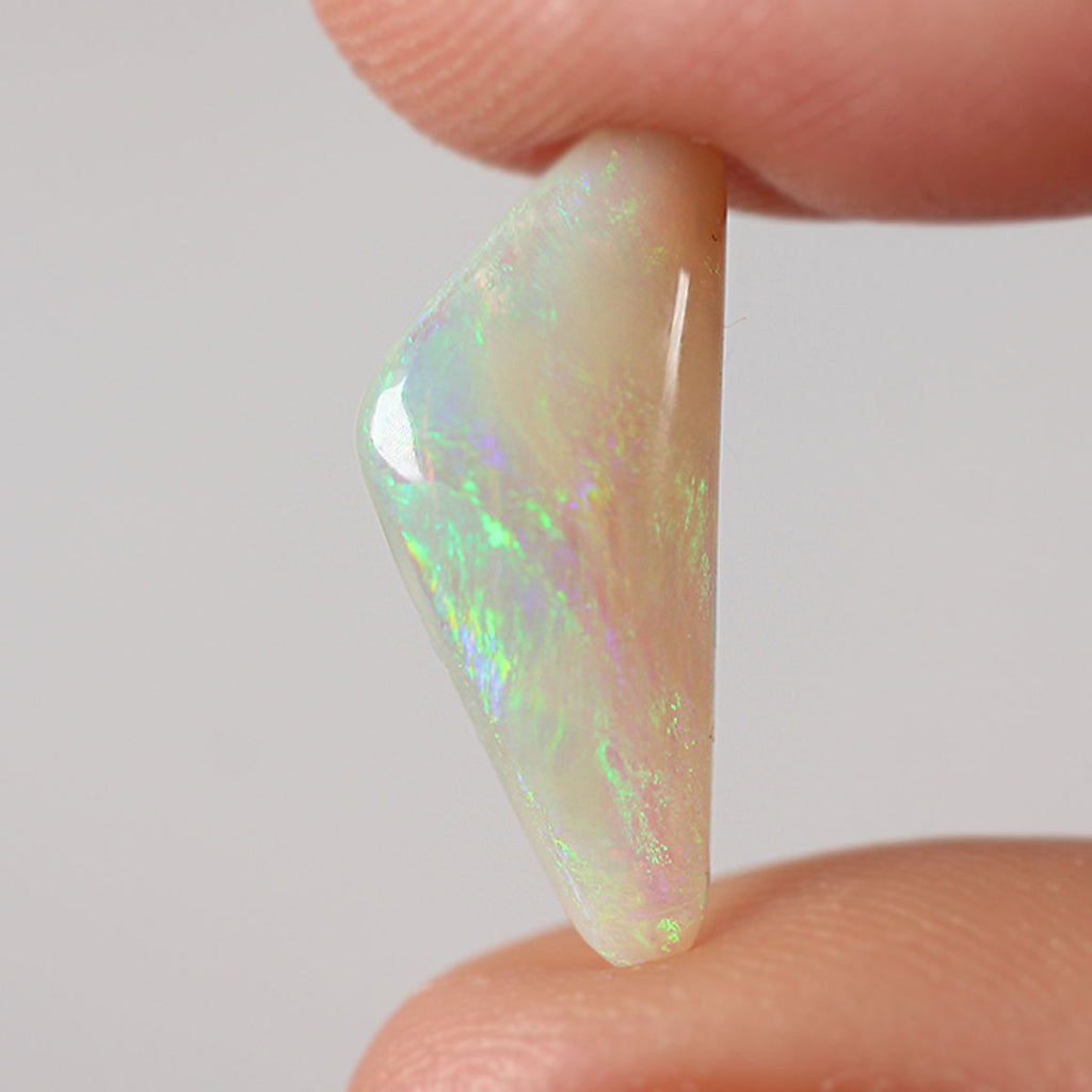 Natural light opal from Lightning Ridge, 2.3ct with lively green flash