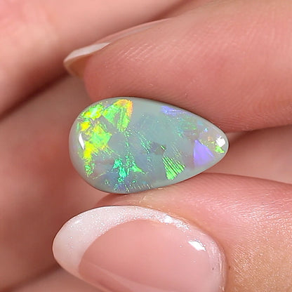 3.26ct Dark Opal - 9.5 x 15.5 x 3.3mm