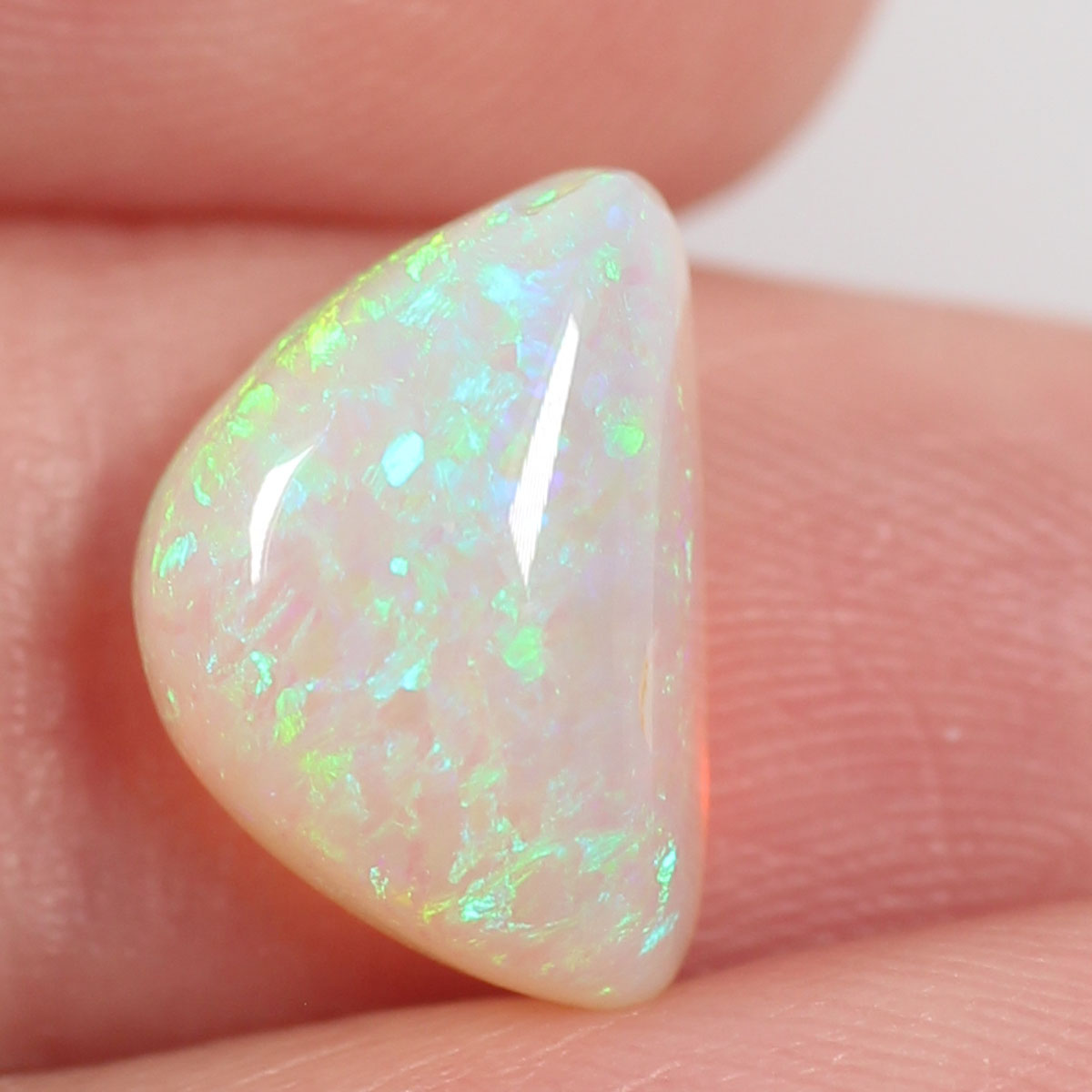 3.40 ct Crystal Opal - 8 x 12 x 5.5mm