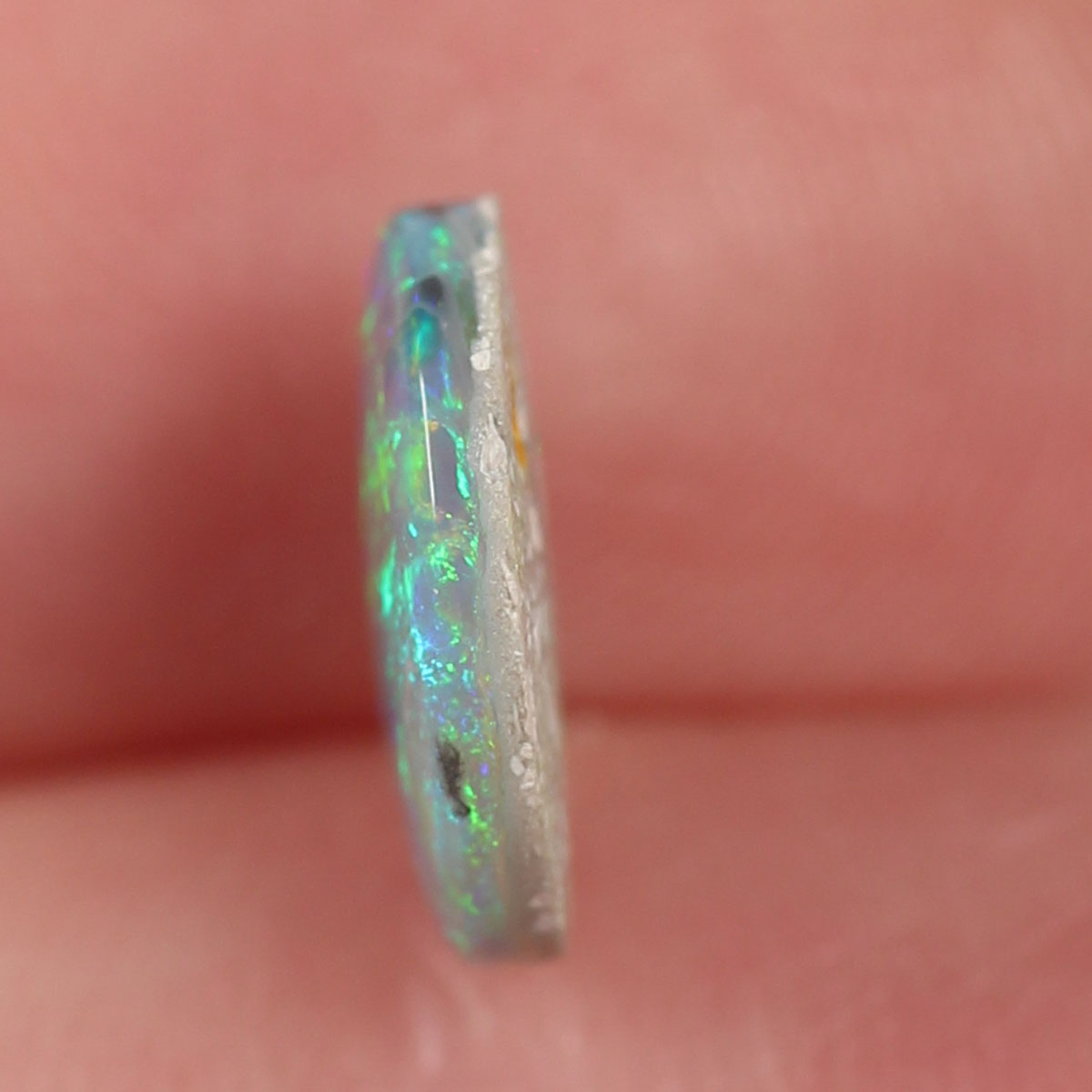 1.07 ct Dark opal - 8.5 x 9.5 x 2.5mm