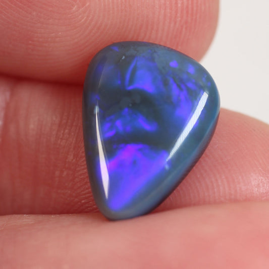 3.34 ct Black Opal - 10.4 x 13.6 x 3.8mm