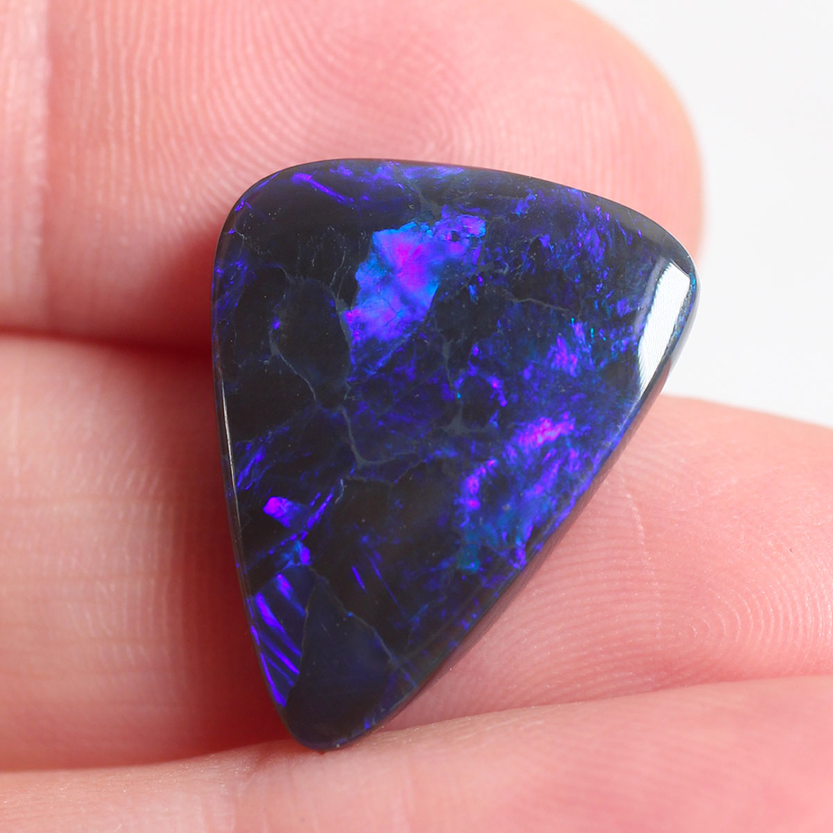 9 ct Black Opal - 16.2 x 19.7 x 4.5mm