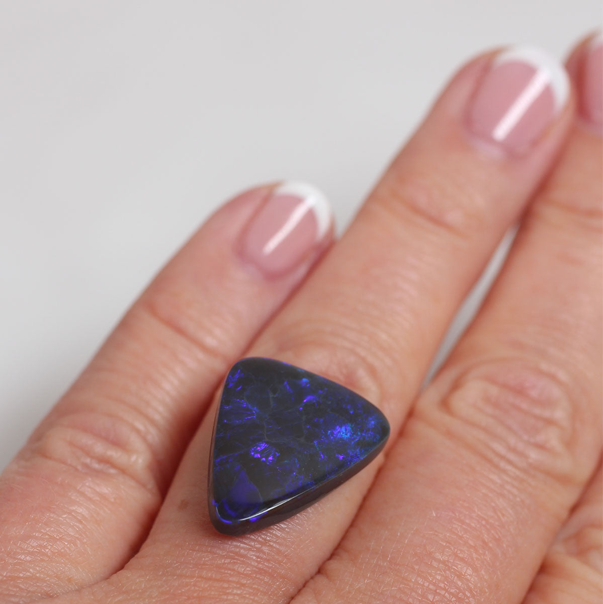 9 ct Black Opal - 16.2 x 19.7 x 4.5mm