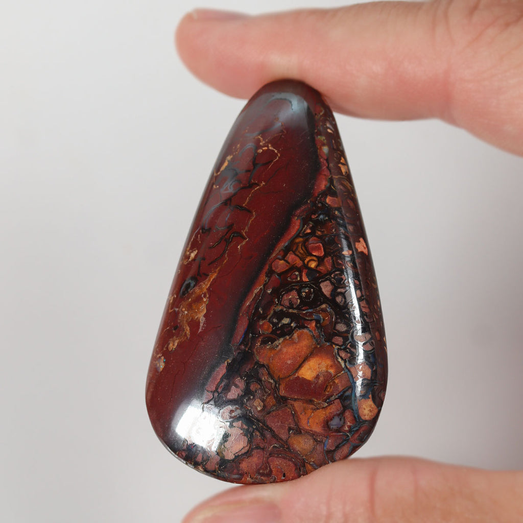 123ct boulder matrix from Koroit with blue boulder matrix play-of-colour