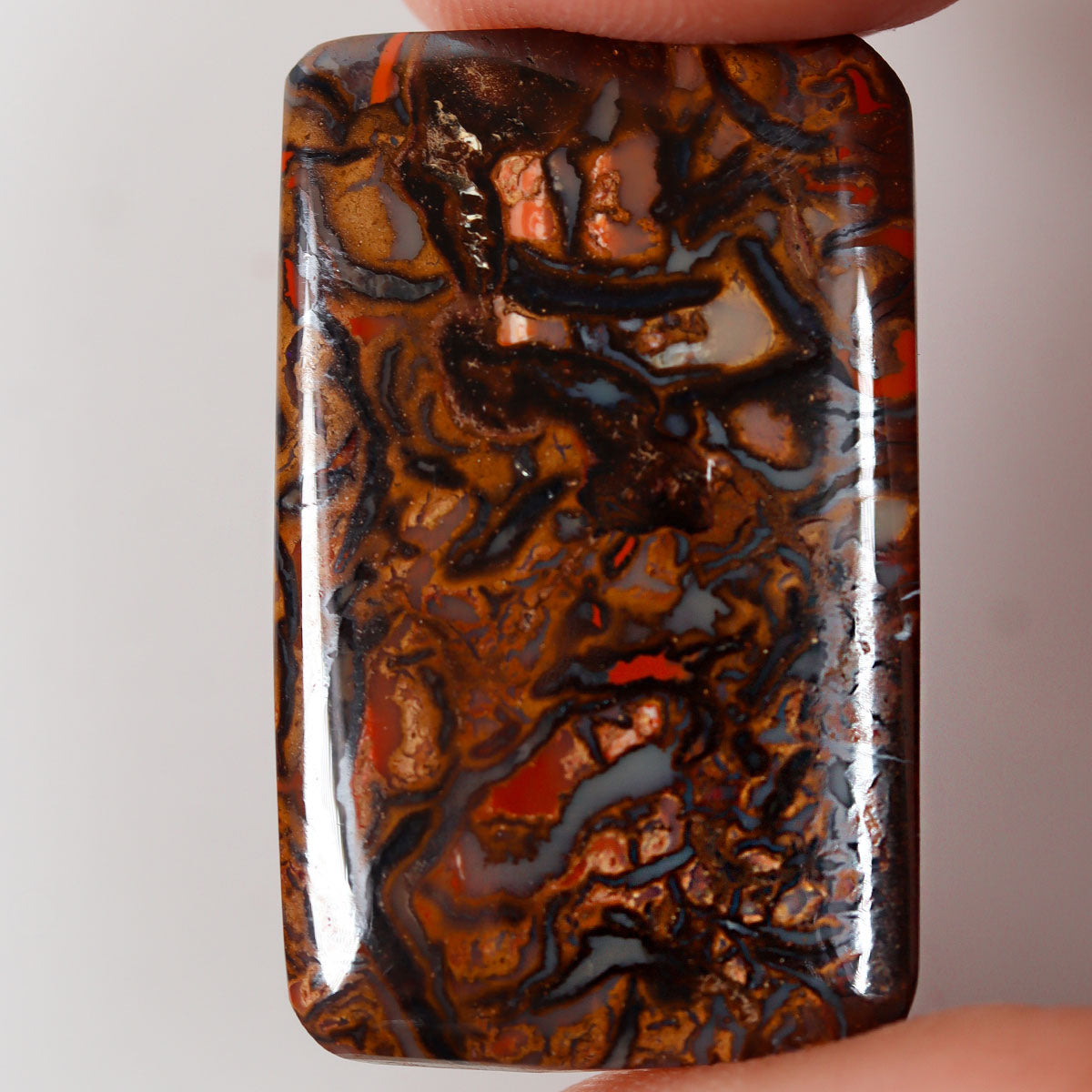 33.07ct boulder matrix from Koroit with purple boulder matrix play-of-colour