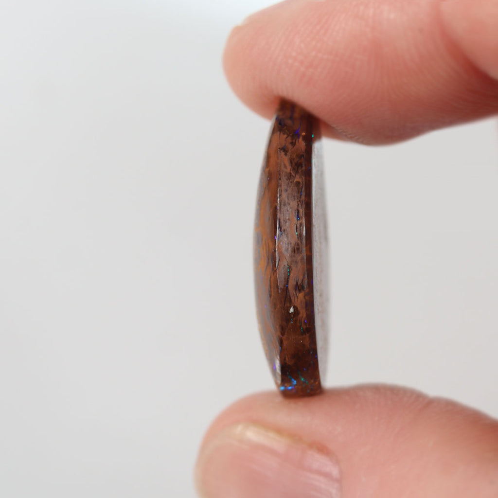 Size reference of 10.13ct boulder matrix cabochon