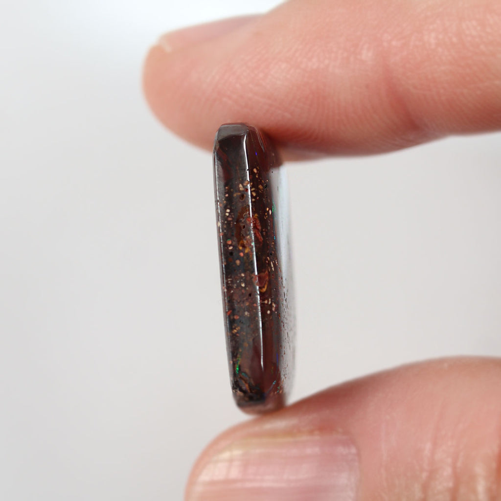 Size reference of 19.72ct boulder matrix cabochon