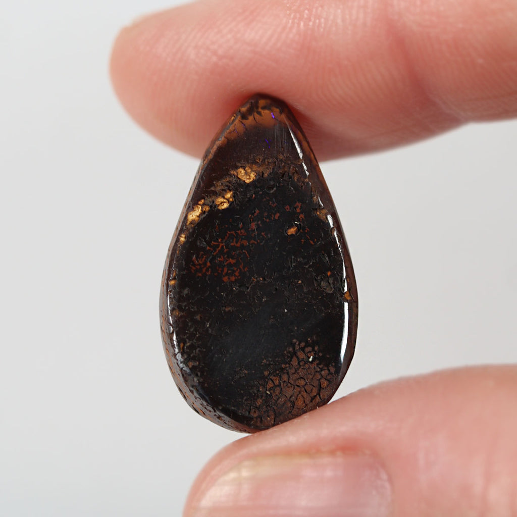Size reference of 13.5ct boulder matrix cabochon