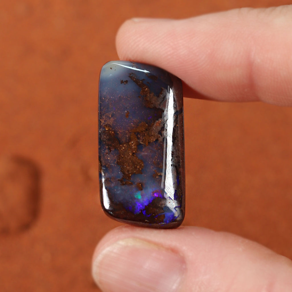 Size reference of 25.61ct boulder matrix cabochon