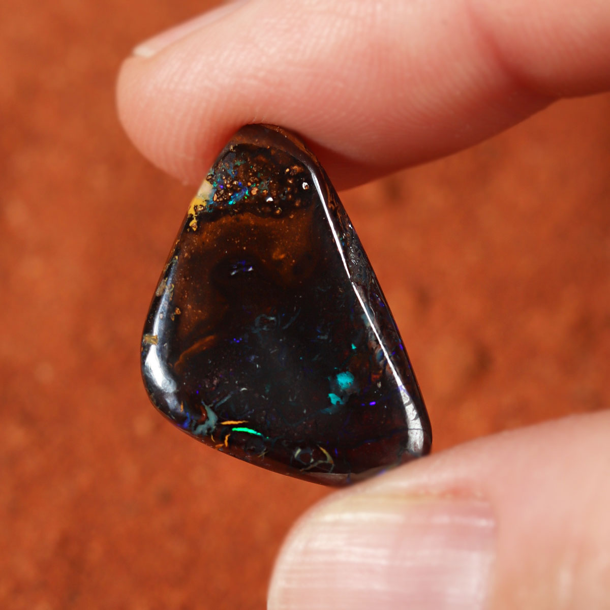 Boulder matrix under direct light showing soft boulder matrix