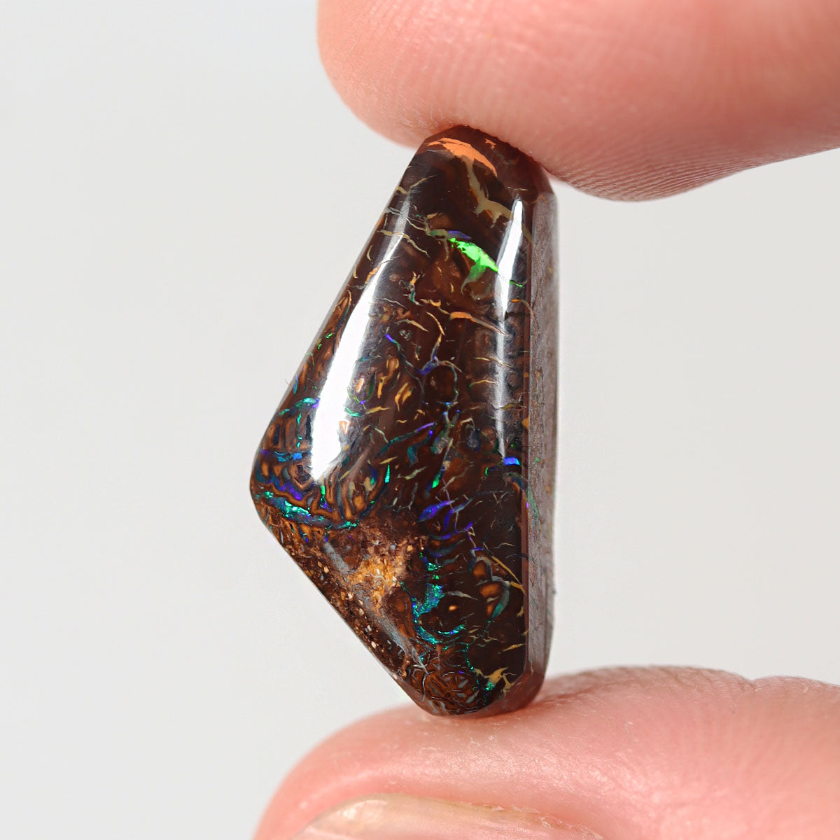Koroit boulder matrix 11.66ct showing refined purple play-of-colour