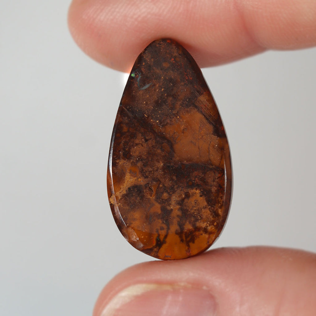 21.68ct boulder matrix shown from profile view