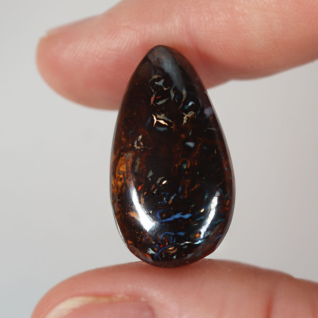 Koroit boulder matrix 21.68ct showing soft blue play-of-colour
