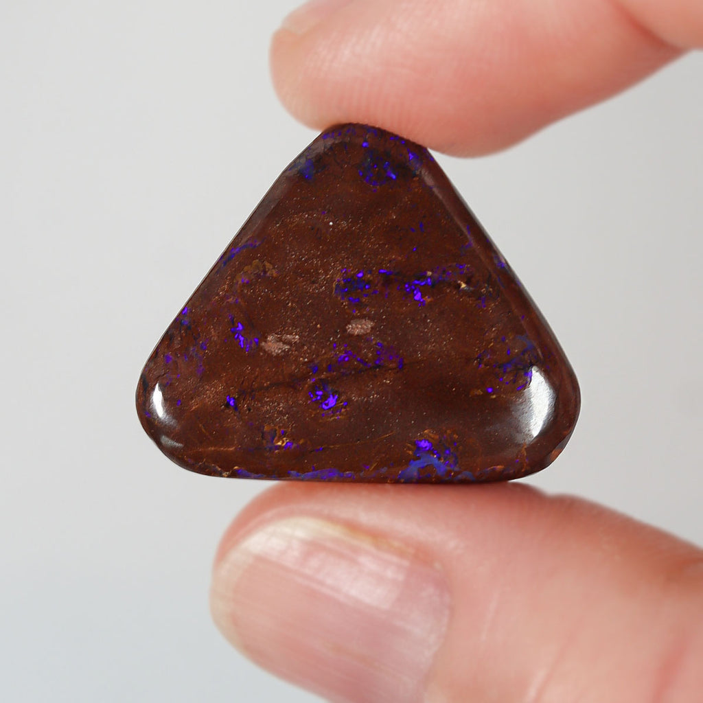 21.06ct boulder matrix from Opalton with purple boulder matrix play-of-colour