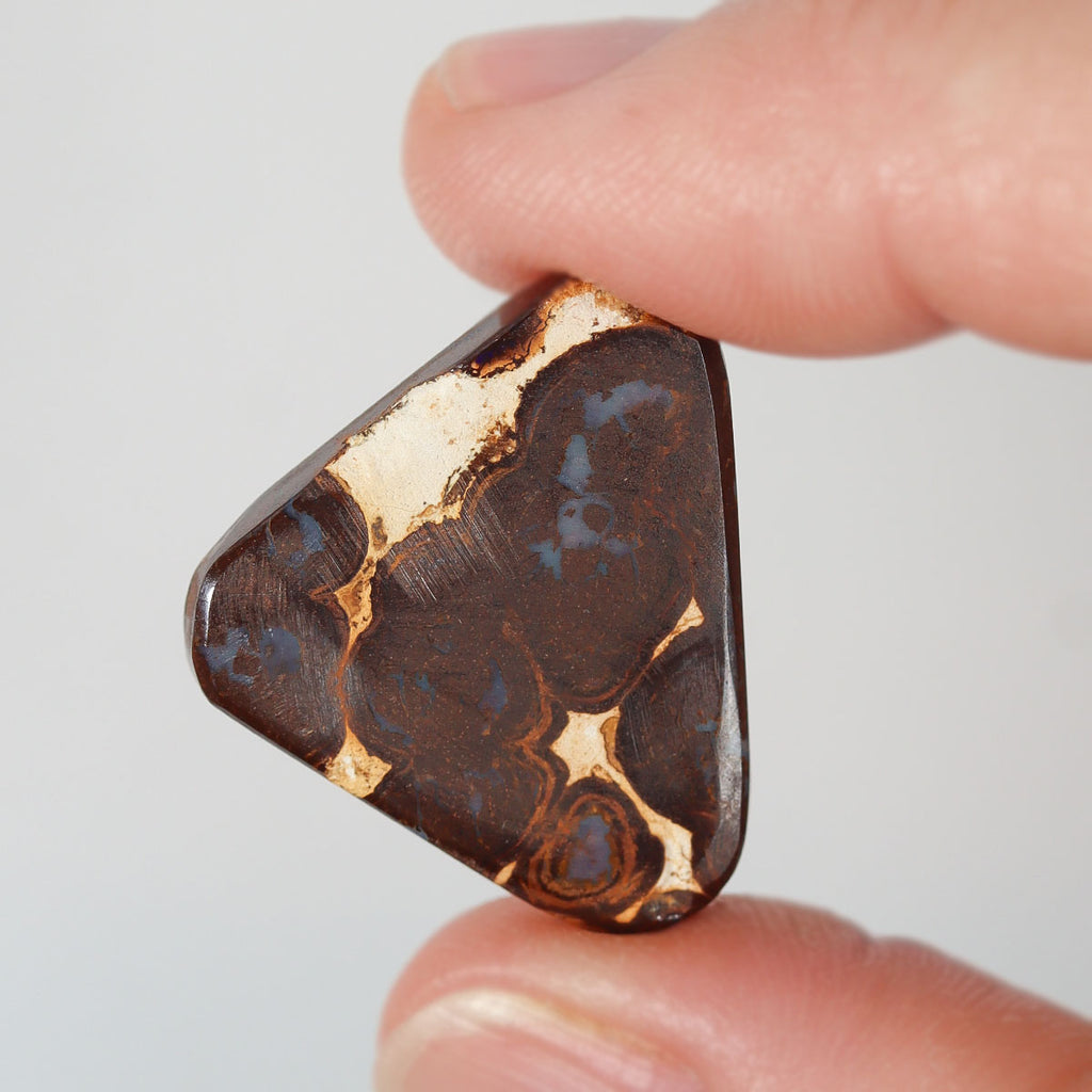 21.06ct boulder matrix shown from profile view