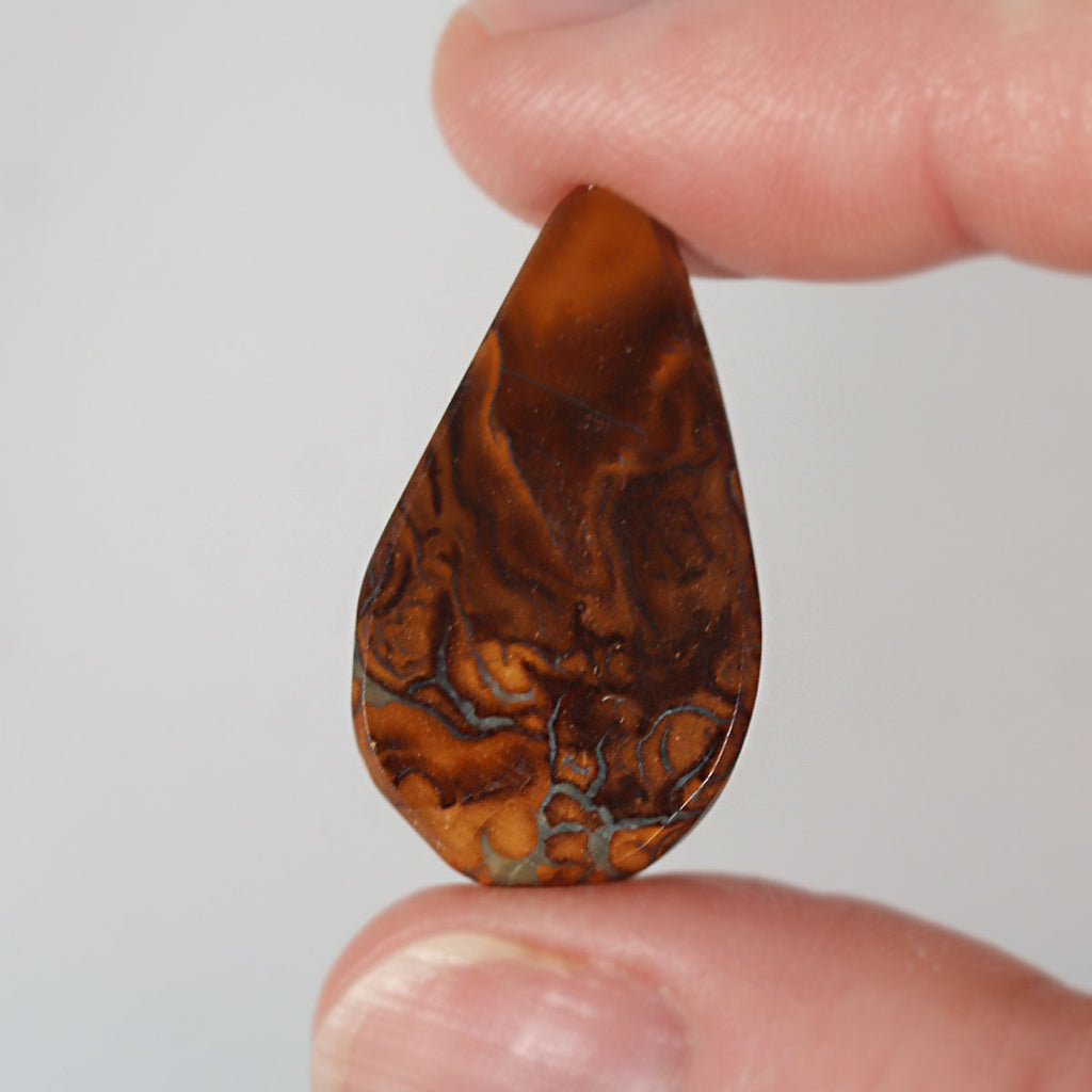 17.32ct boulder matrix shown from profile view