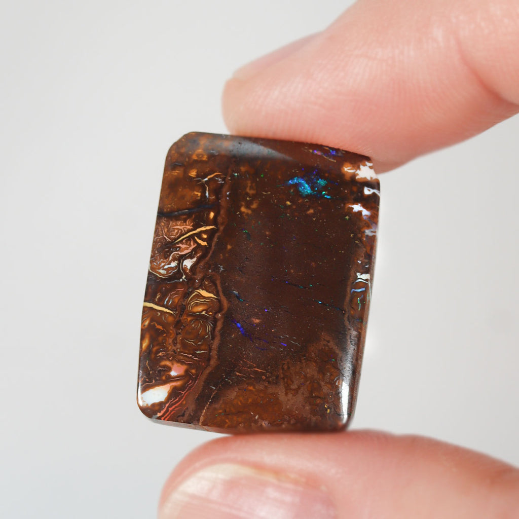 20.33ct boulder matrix shown from profile view