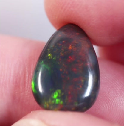 4.7ct Black Opal - 11.2 x 15.7 x 4mm