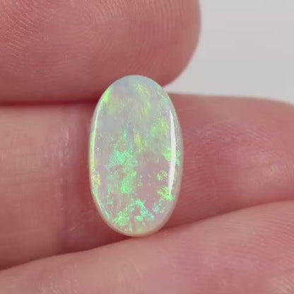 2.17 ct Light opal - 8 x 13 x 3mm